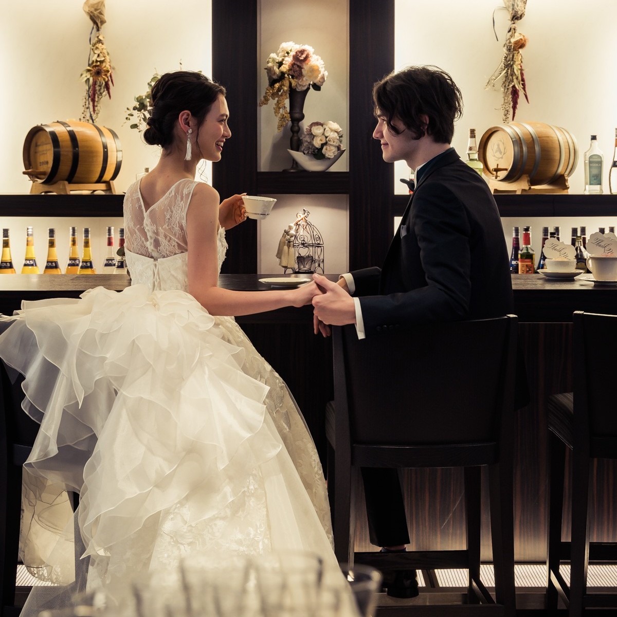 隣接するバーラウンジまで自由に使ってゲストへのおもてなしを