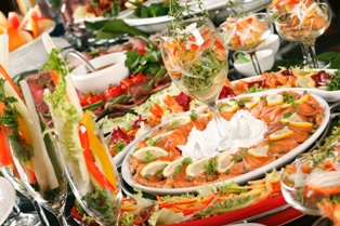 結婚式の余韻はそのままに。ホテルレストランで楽しむ本格的なおもてなしで二次会を。