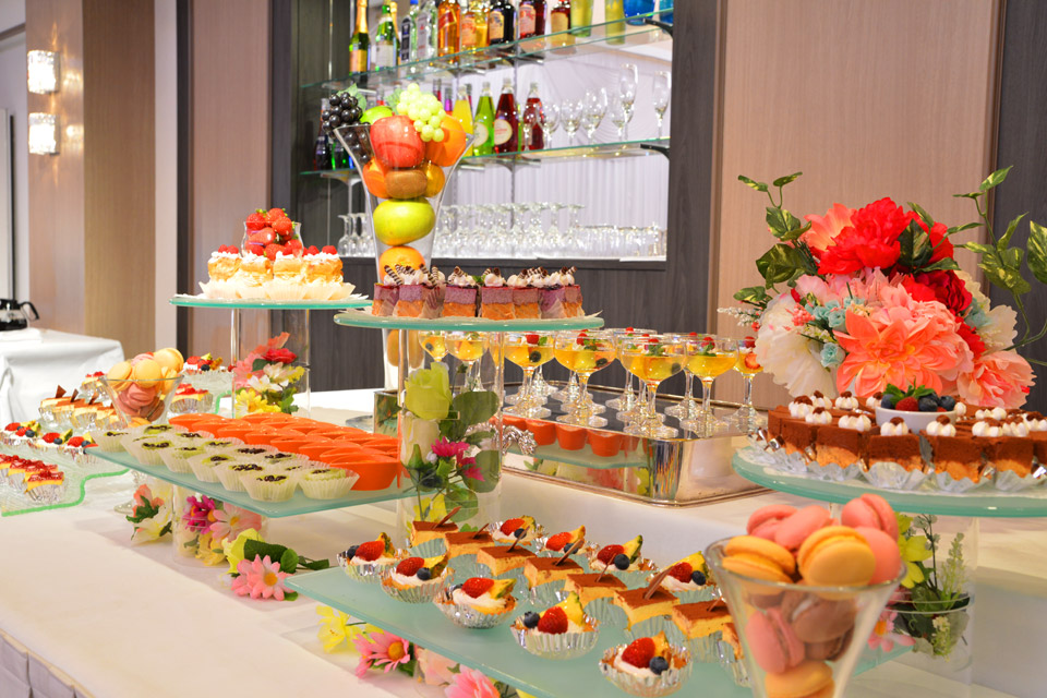 デザートビュッフェ