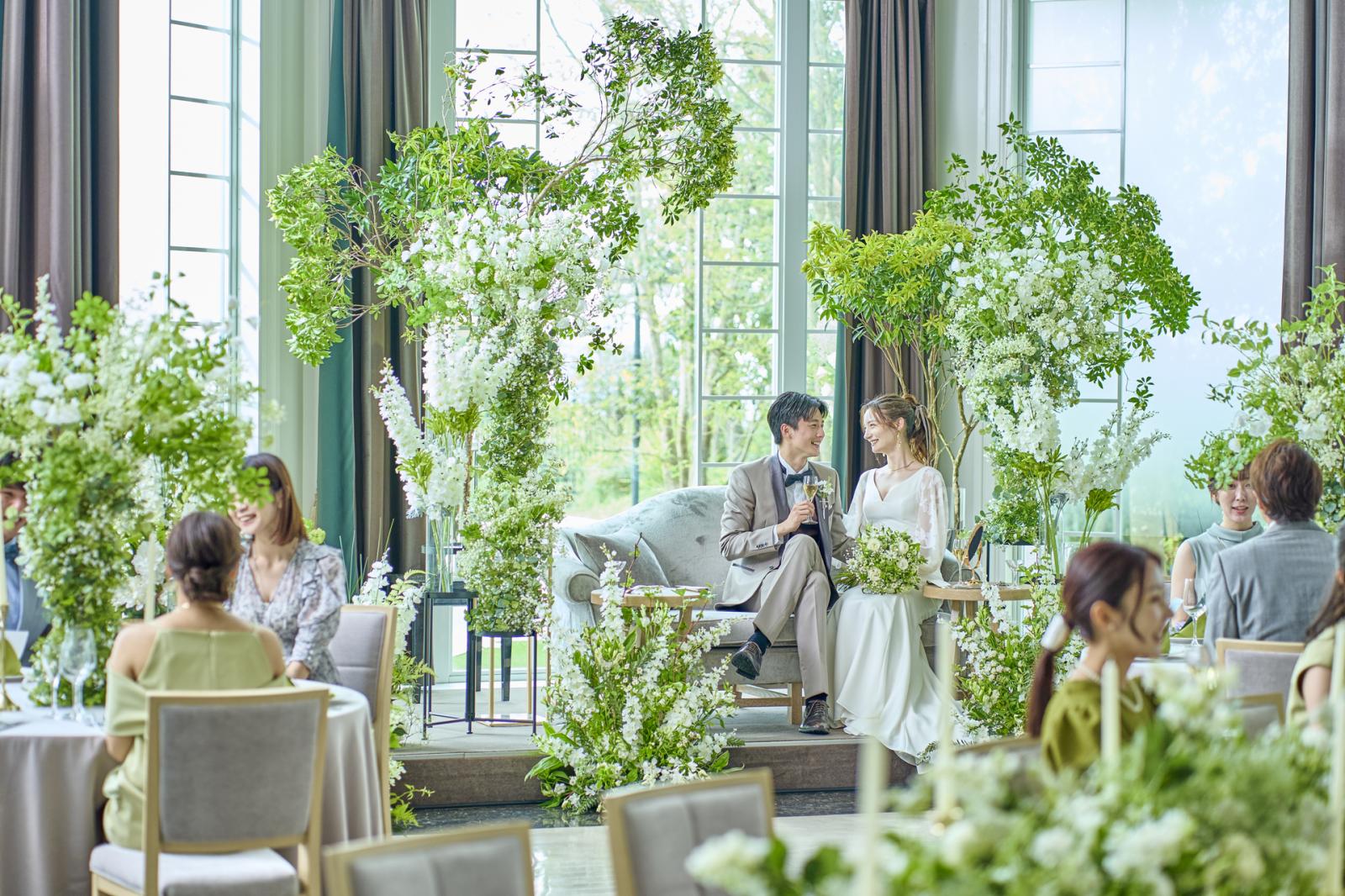 豊かな緑に包まれる貸切のガーデンを使った自由な演出も