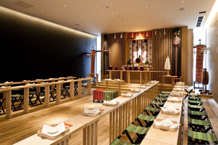 太陽の神殿　光降り注ぐ神殿で厳かな挙式を