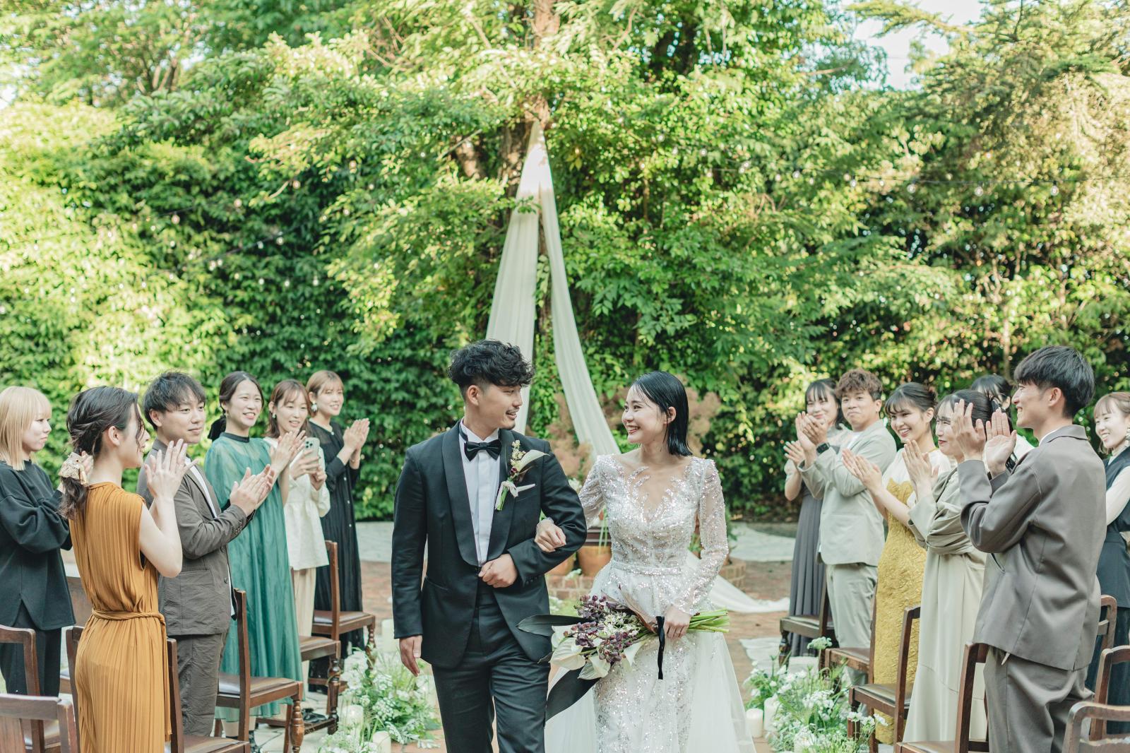 ガーデン人前式で大切なゲストに感謝を伝える