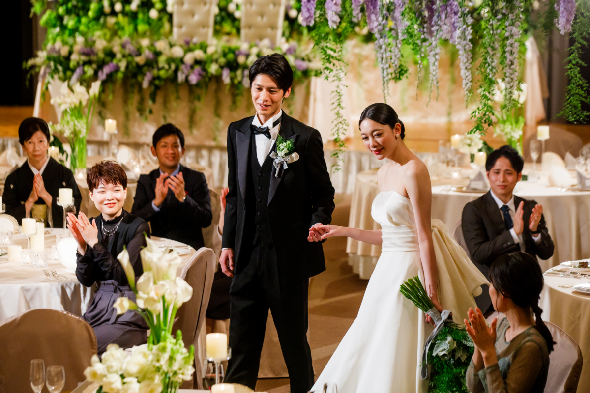 最大700名まで収容できる県内最大級の会場。音響照明演出も思いのまま。