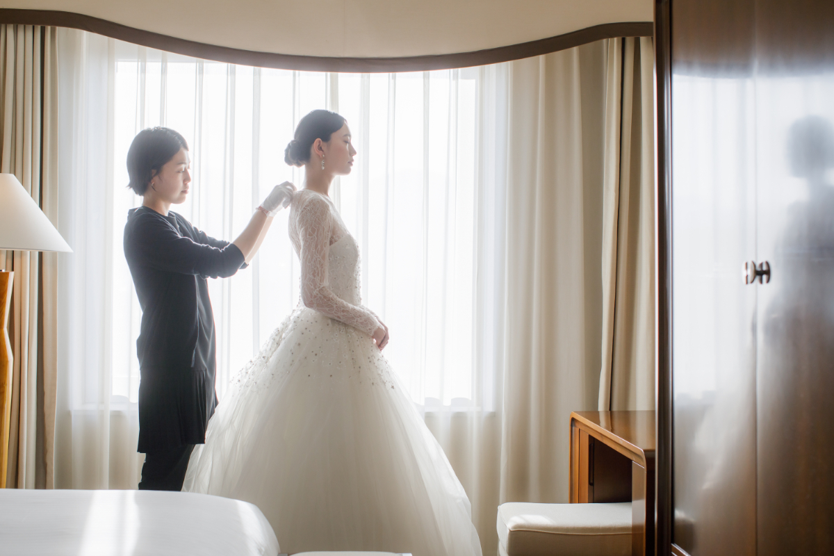 ウエディングドレスをよりいっそう引き立てる、気品に満ちたブライダルアクセサリー<br />
最も美しい花嫁になっていただくために、専門のデザイナーがコーディネートいたします。