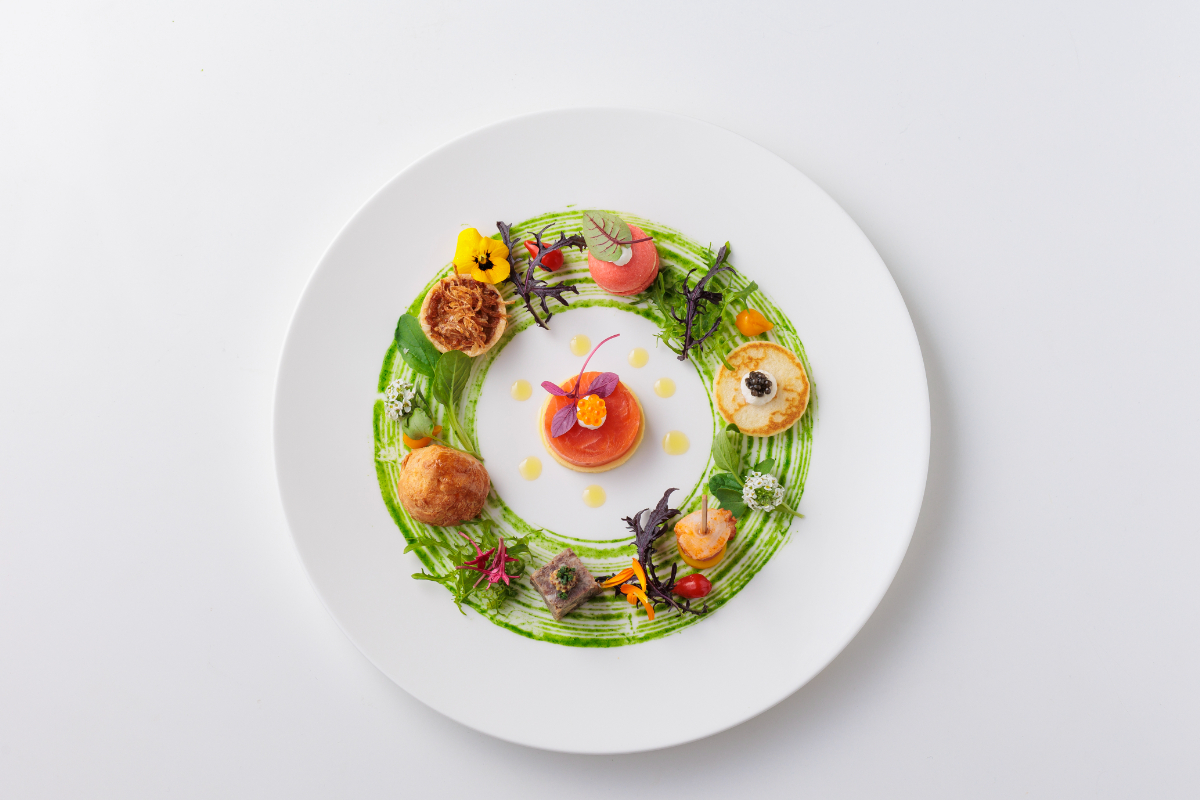 祝宴を彩る小さな前菜たち”キャドゥ”シェフのインスピレーションによる本日の為の一皿ボン･マリアージュ