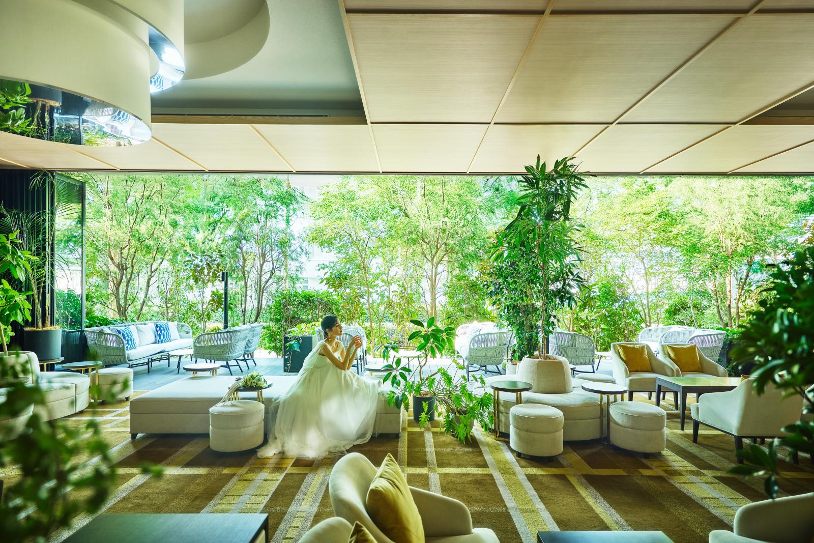 ゆったりと過ごすことができるテラス付きのラウンジ