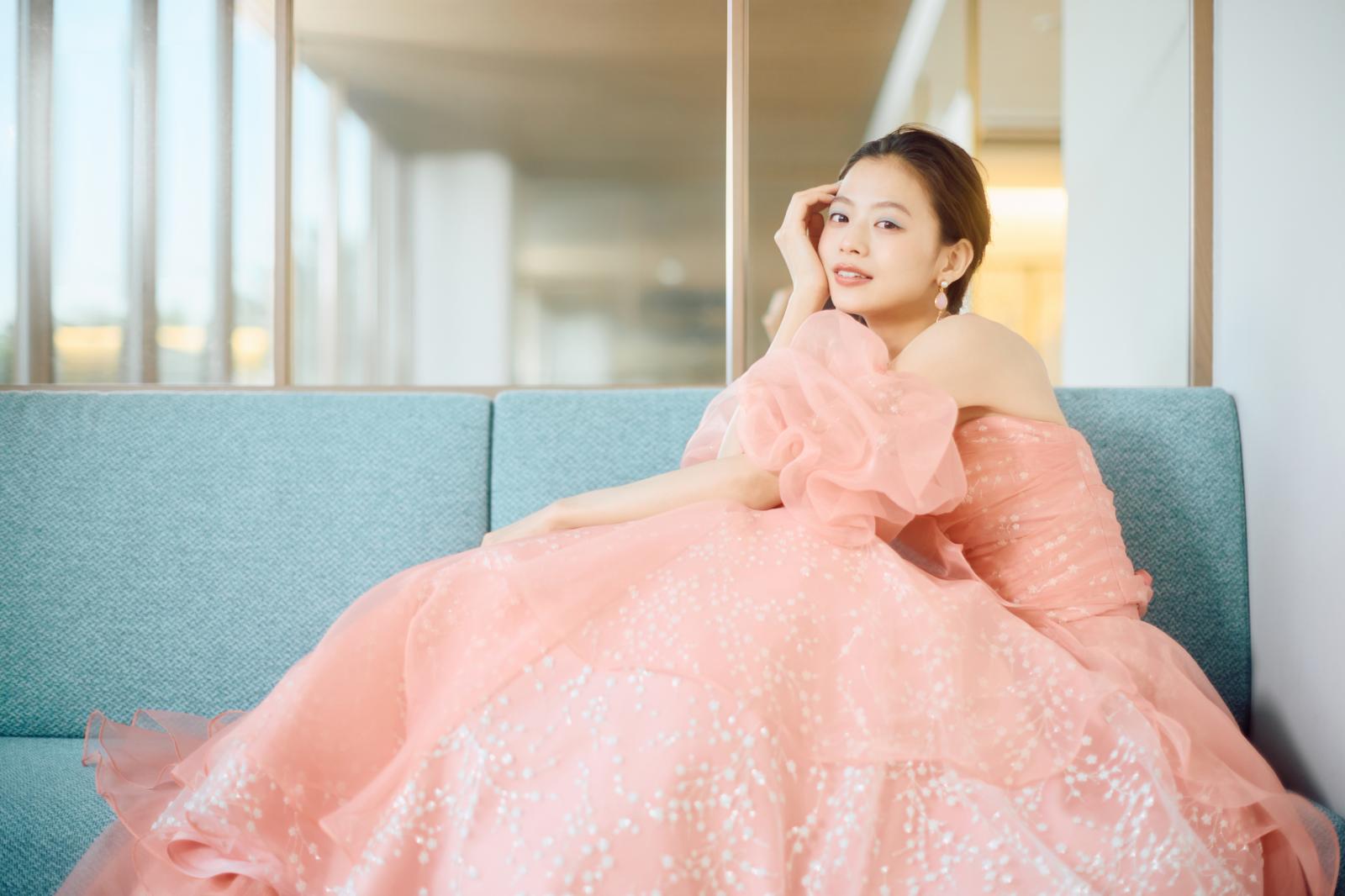 大人っぽさと上品さを兼ね揃えた魅力溢れる