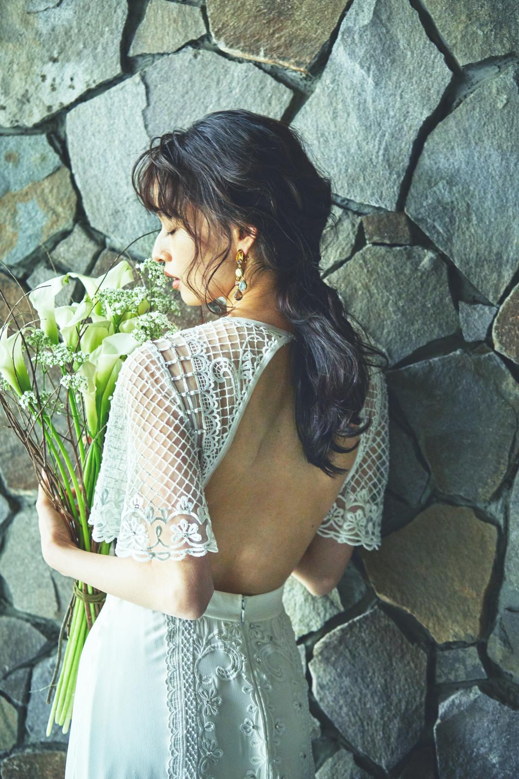 熊本城の城壁をイメージした重厚感のある石壁