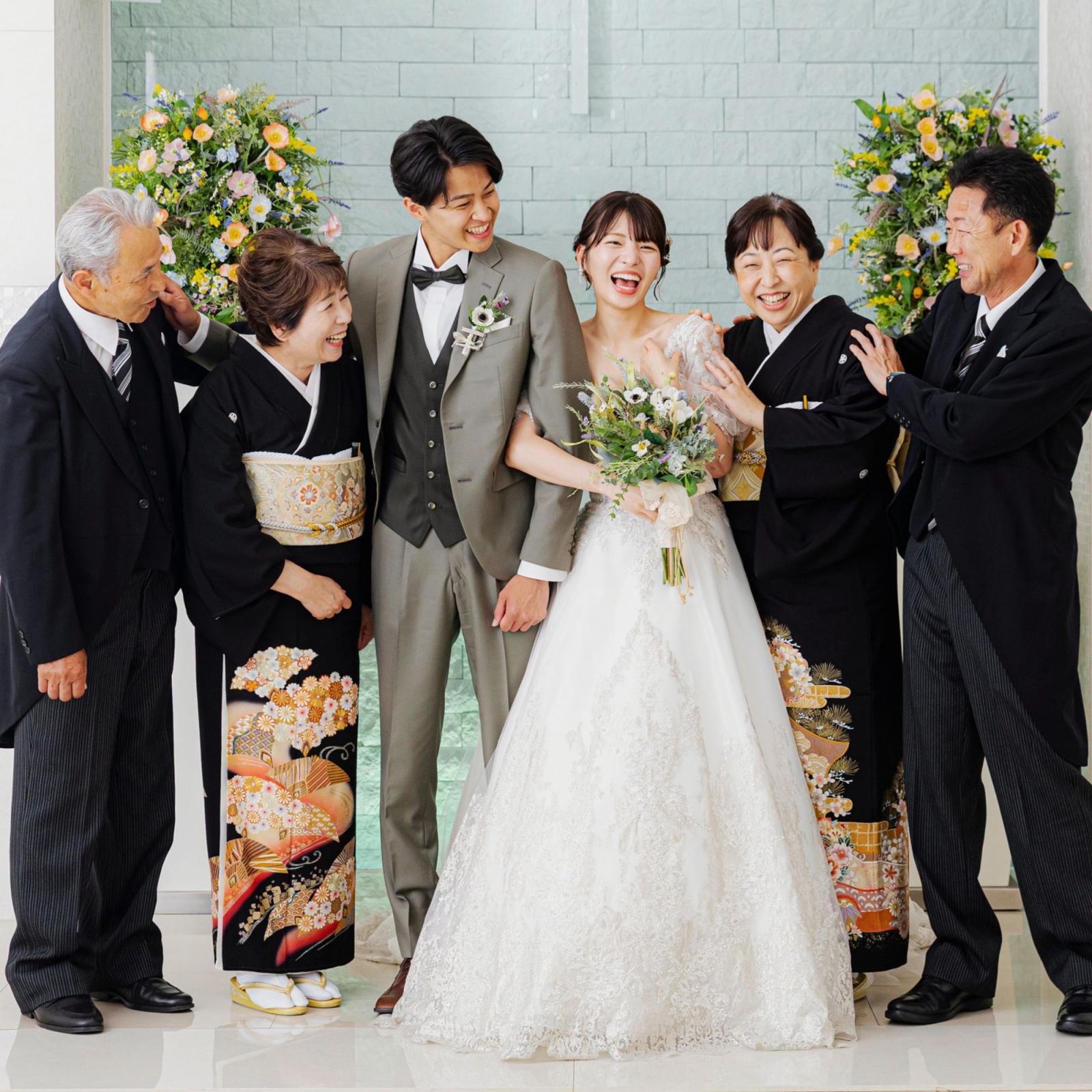 家族みんなの笑顔が最高の祝福。かけがえのない絆を繋ぐ結婚式を。
