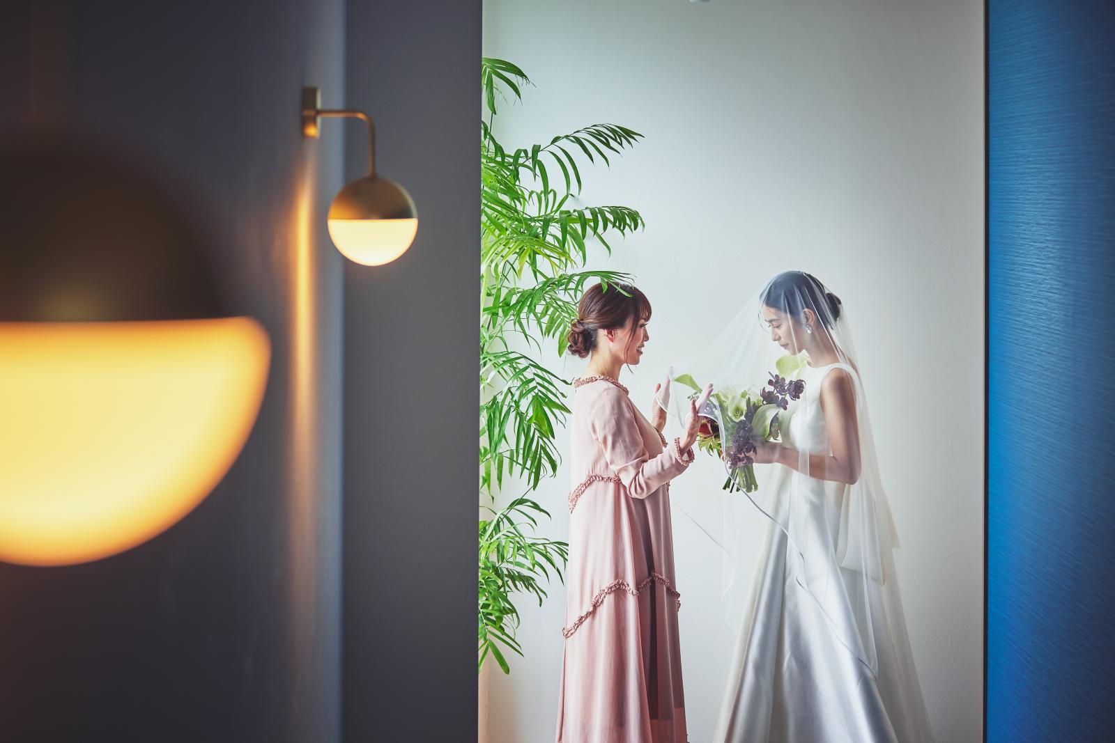 娘から花嫁へ、最後の身支度