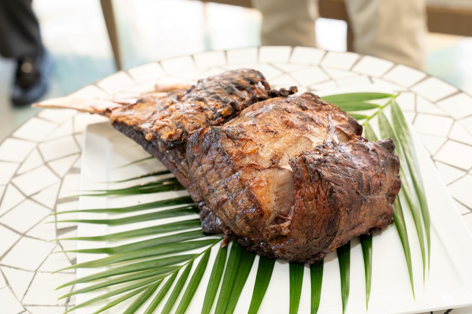 ケーキだけじゃない！<br />
お肉好きの方必見！海賊食いの夢、叶います！