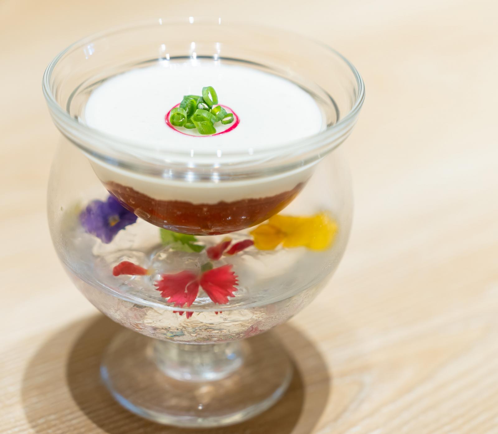 ビシソワーズとコンソメの冷製パリソワーズ