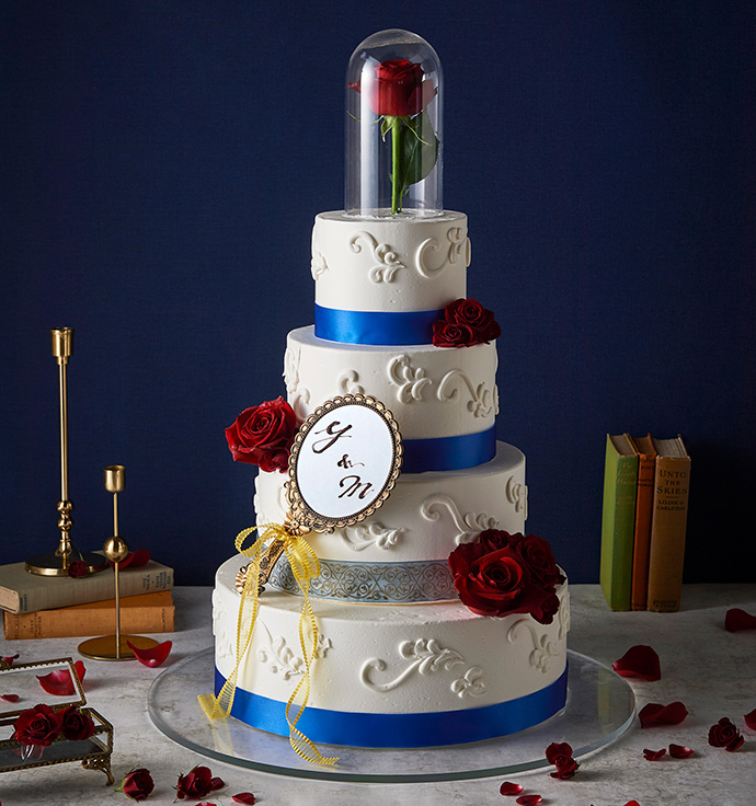 物語をテーマにしたケーキのご用意も◎お2人の結婚式のテーマに合わせて制作。