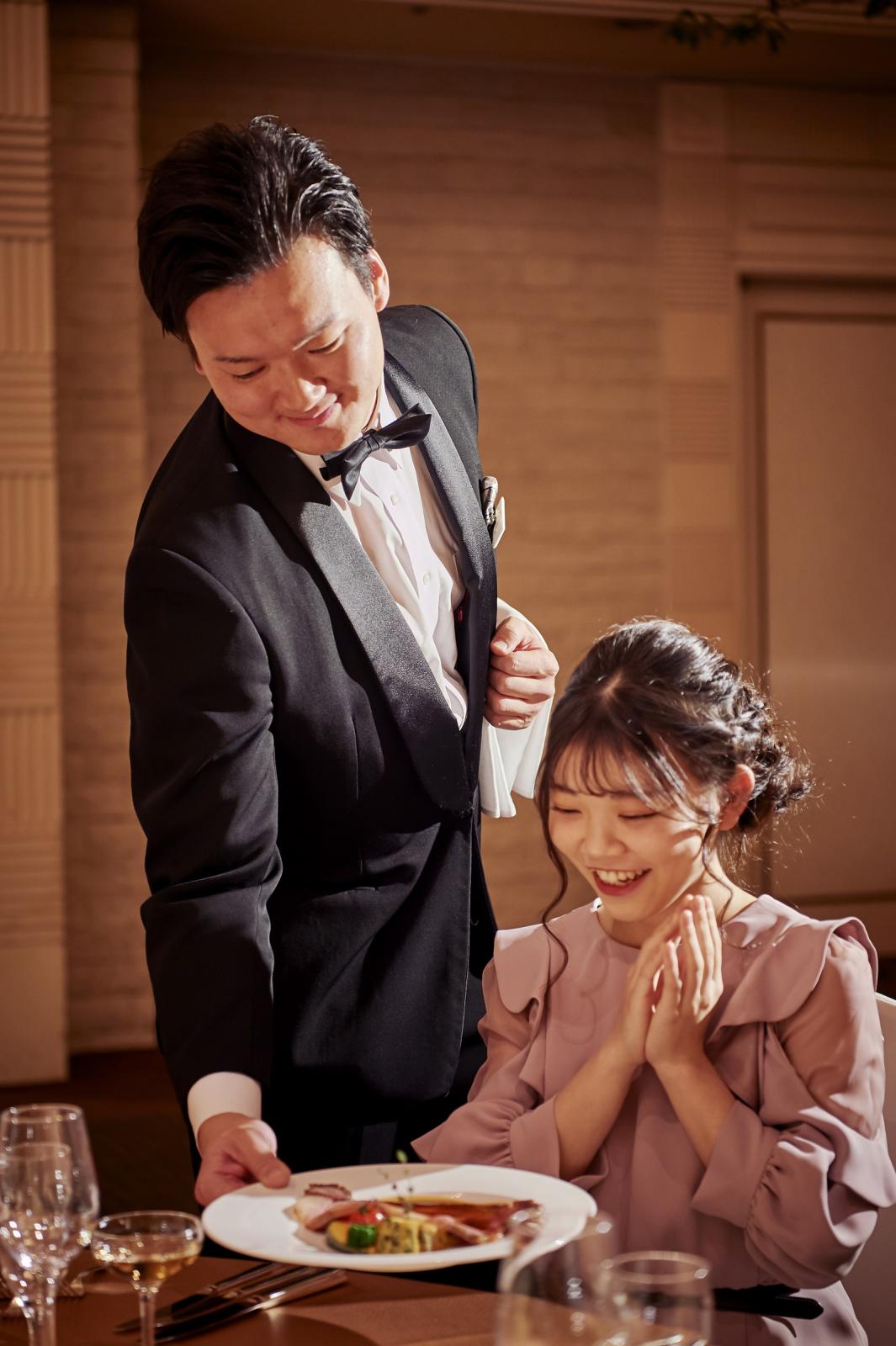 サービス、調理、衣装、美容などぞれぞれのプロがおふたりの希望に寄り添います。