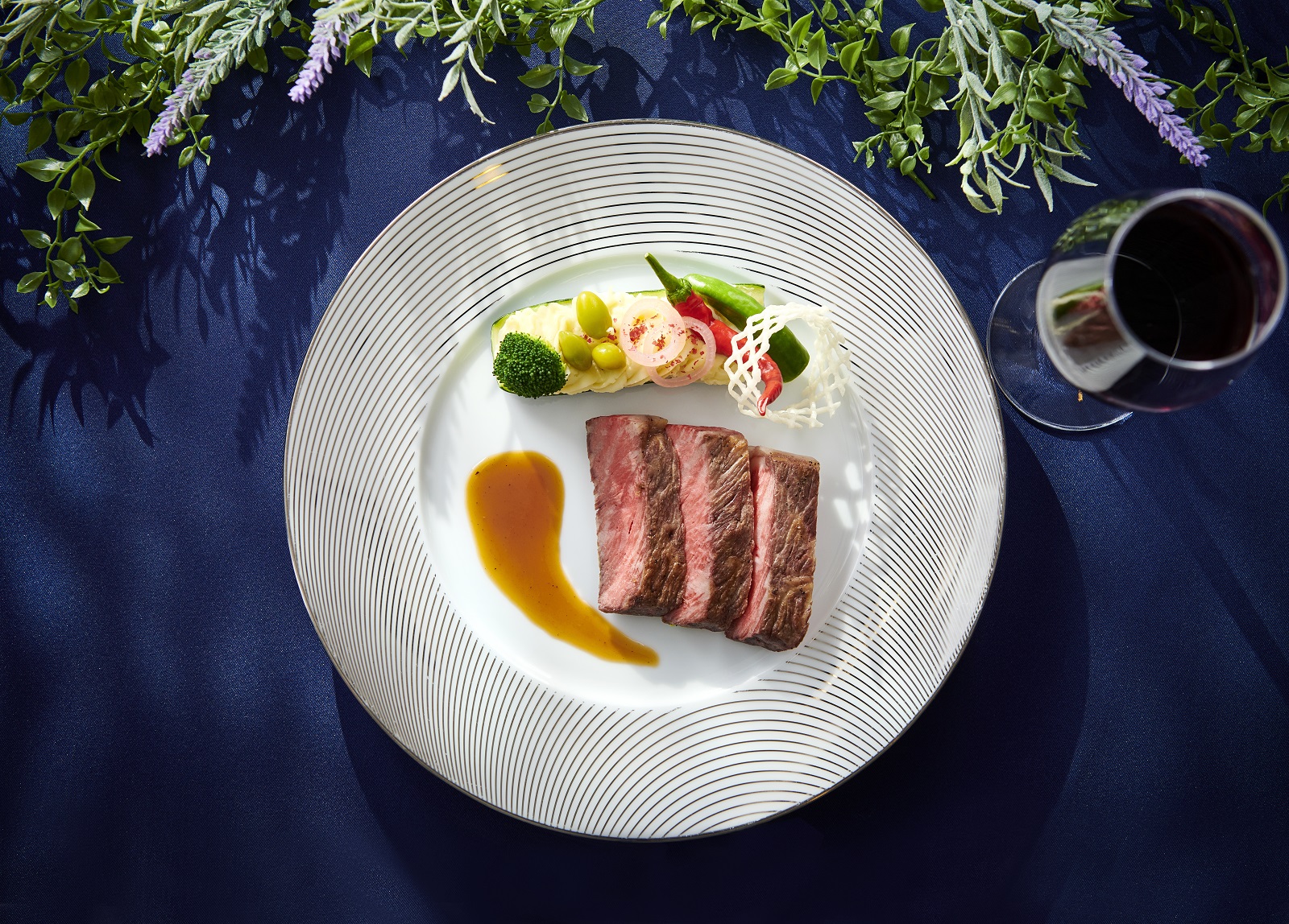 【ゲストの一番そばに届くものだから】和洋中それぞれのシェフがおふたりの大切なゲストをおもてなし。