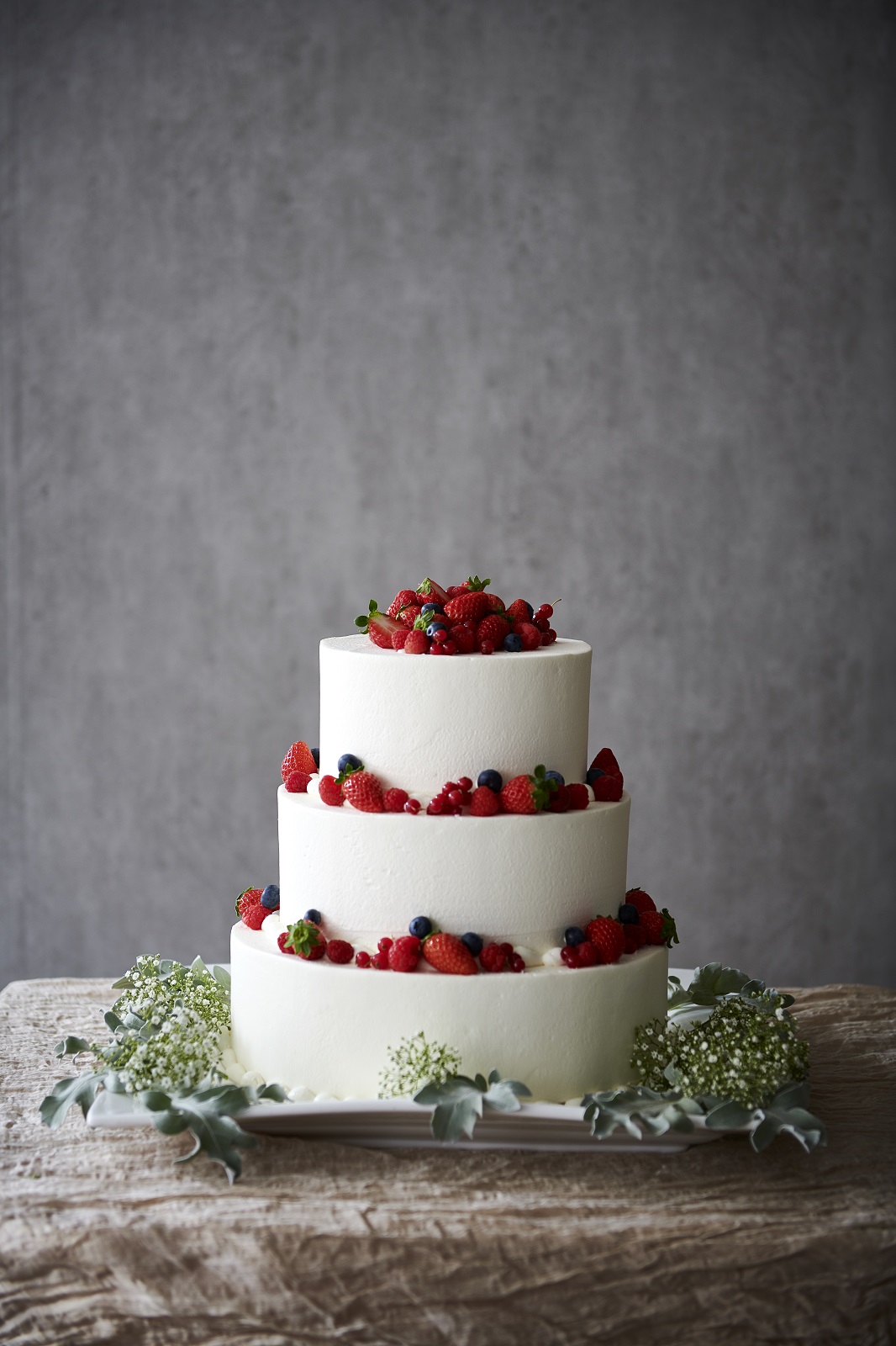 ホテルパティシエが手掛けるオリジナルデザインケーキでおふたりらしく