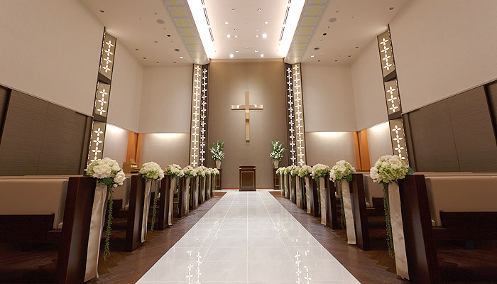 北イタリア、ベルガモの教会をイメージしてリニューアルした室内チャペル。