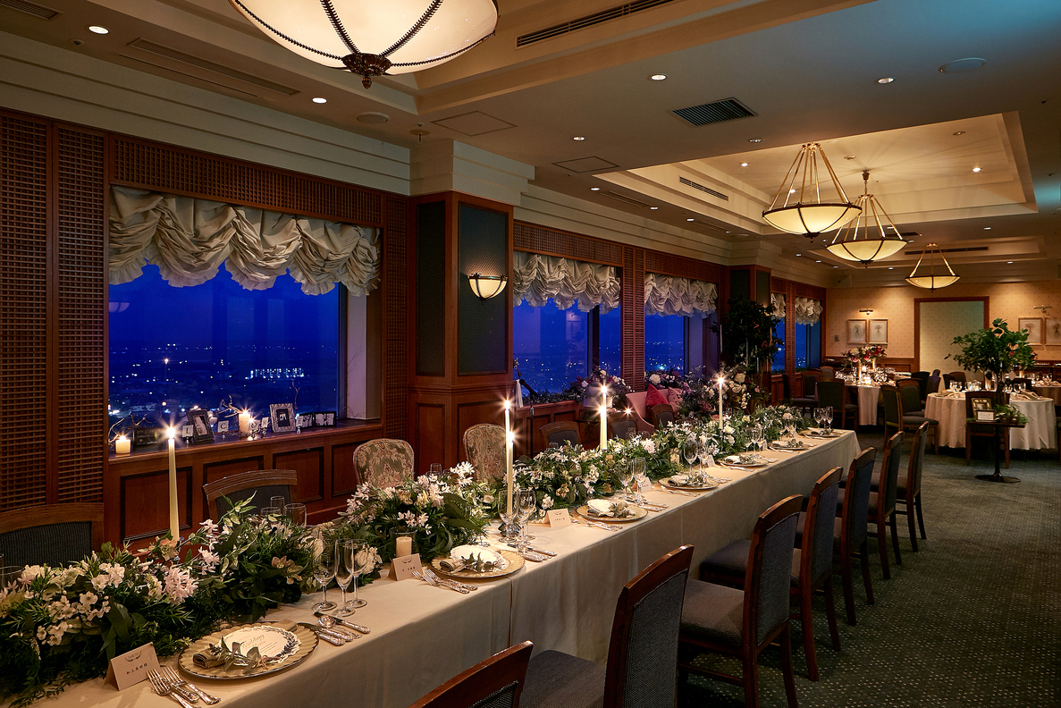 夜景を楽しみながらのお食事会も素敵