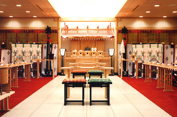 館内で厳かな神前式も可能