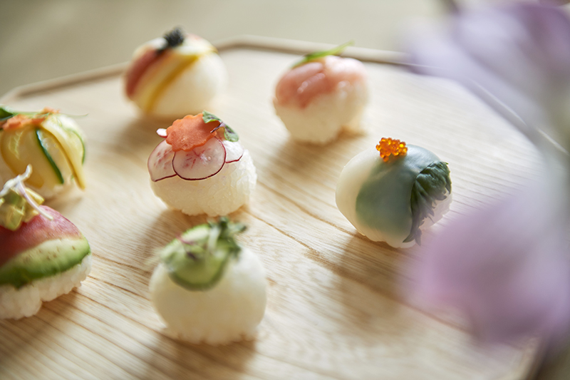 和×洋の「フレンチジャポネ」がコンセプト*<br />
フレンチの華やかさ×日本人の口に合う和のテイスト＊