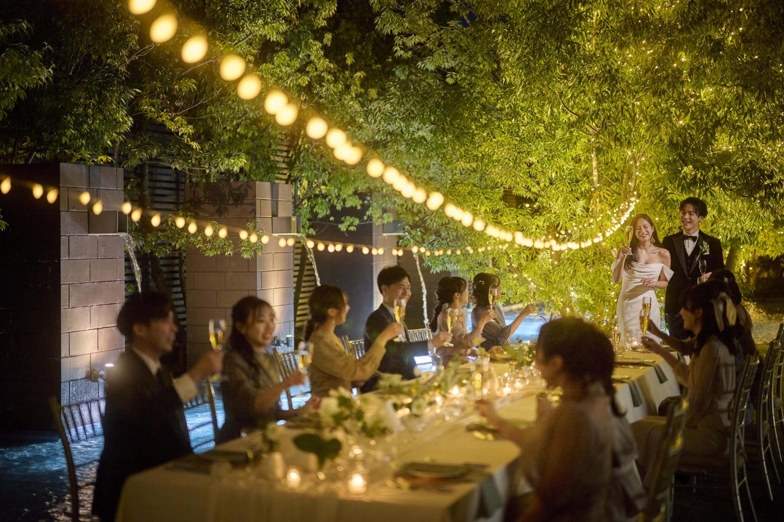 イルミネーション煌めくナイトガーデンは思わずガーデンへ足を運びたくなるほどの美しい景観