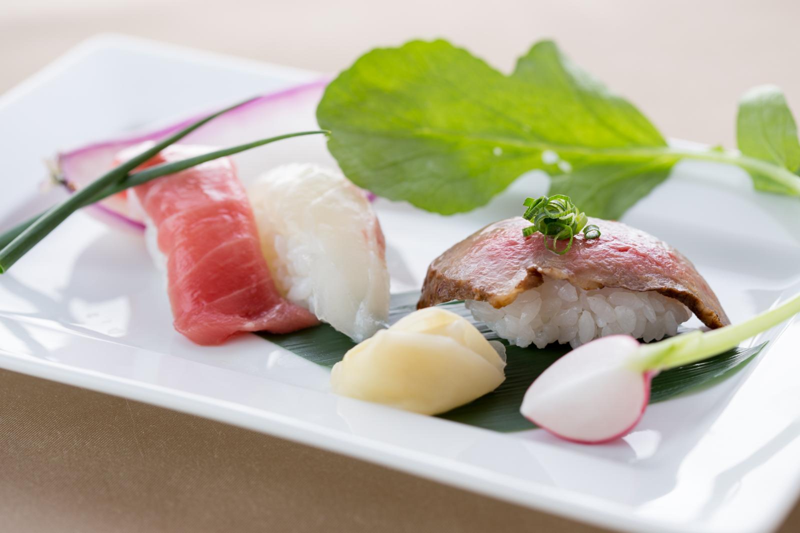 和食もご用意してみなさまが笑顔になれるお料理を<br />
ご提供して参ります