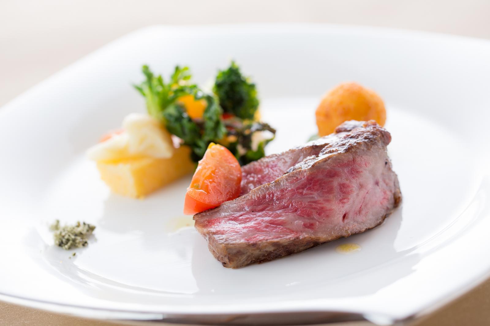 自社牧場の黒毛和牛だから安心！安全！に召しあがってもらえます