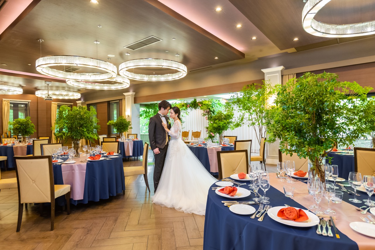 ホテルならではの上質なおもてなしと、那須高原の自然が調和するパーティー会場。<br />
広々とした空間で、ご親族からご友人まで幅広い世代のゲストと心温まるひとときをお過ごしいただけます。