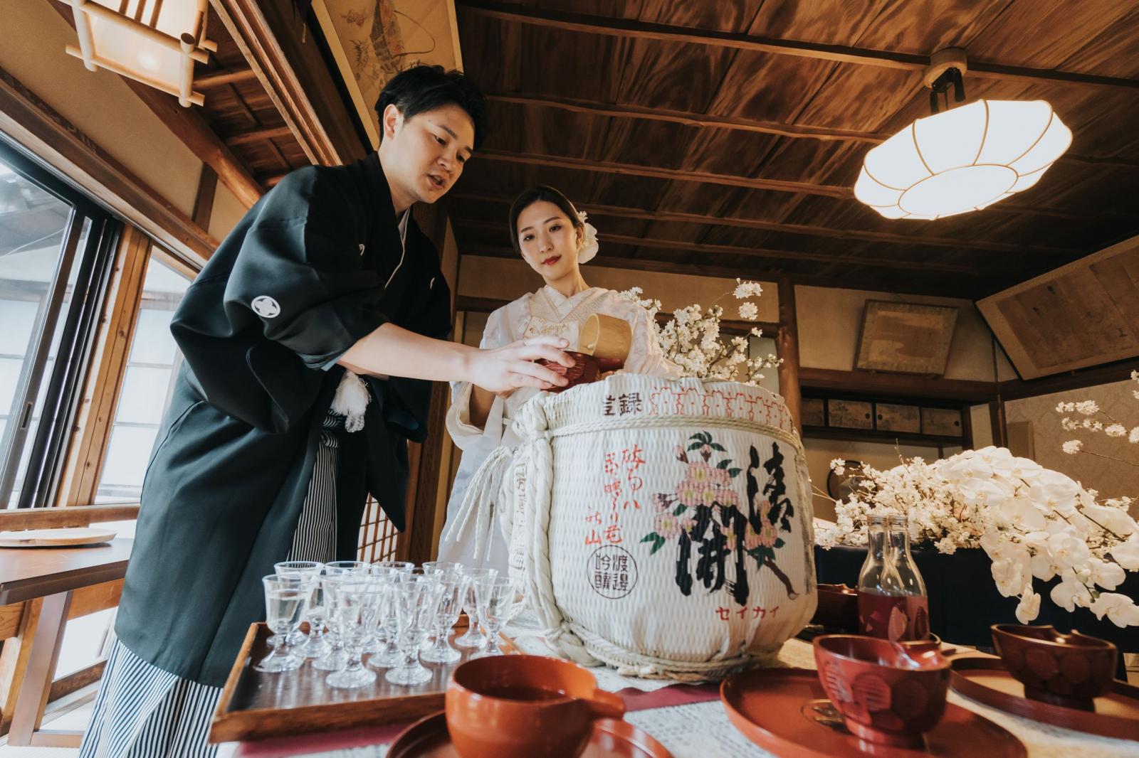 人気の「鏡開き」<br />
日光市の　渡邊佐平商店で作られた清く開く「清開」　<br />
とても美味しい日本酒でゲストも喜んでいただけます