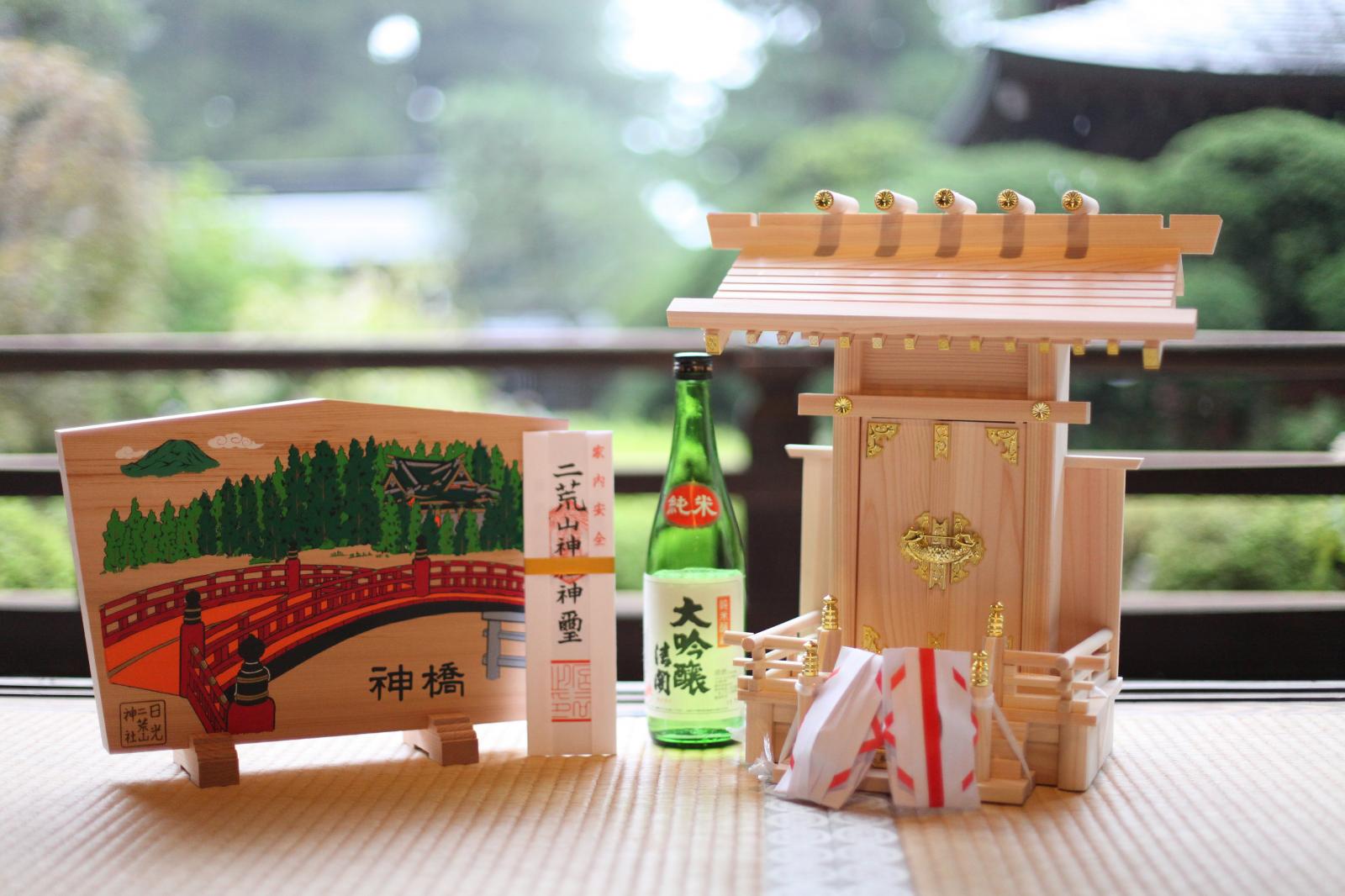 神橋渡橋神事をされた方にはお名前入りの特別大絵馬。