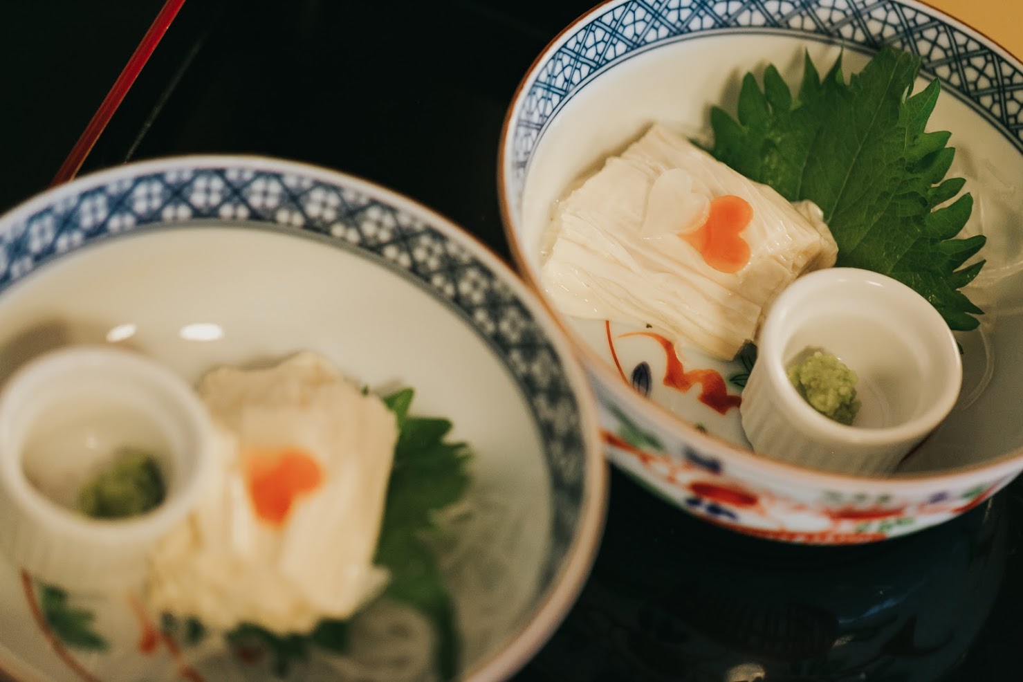 日光名物の湯波のお造り<br />
老舗の湯波は口へ運べばとろけるようななめらかさ