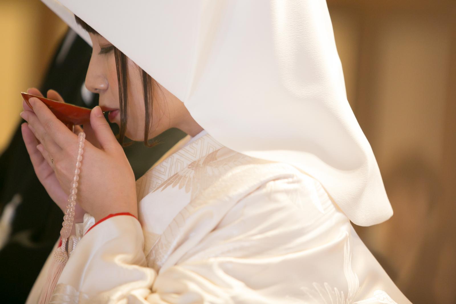 念珠授与という仏前式ならではの儀式も