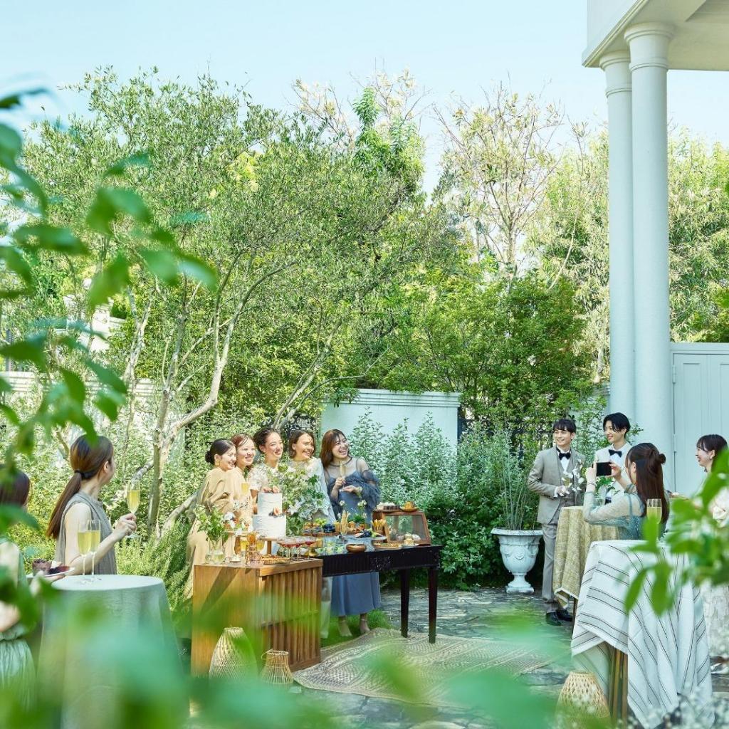 ＼県内随一の貸切ガーデン／光輝く水×緑のチャペル＆憧れドレス特典