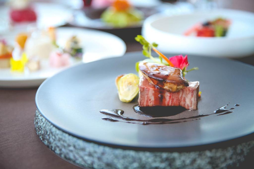 【料理重視の方】ミシュラン星獲得3万コース試食×絶景チャペル