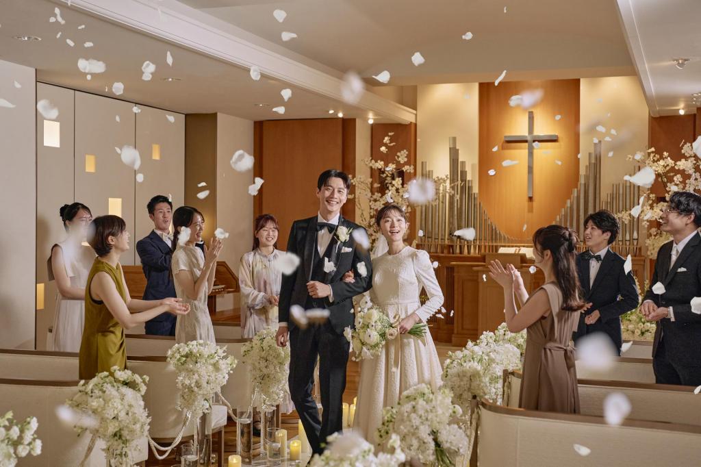 ＼口コミ1位受賞☆初見学にオススメ／感動チャペル体験×新作ドレス×スイーツ試食