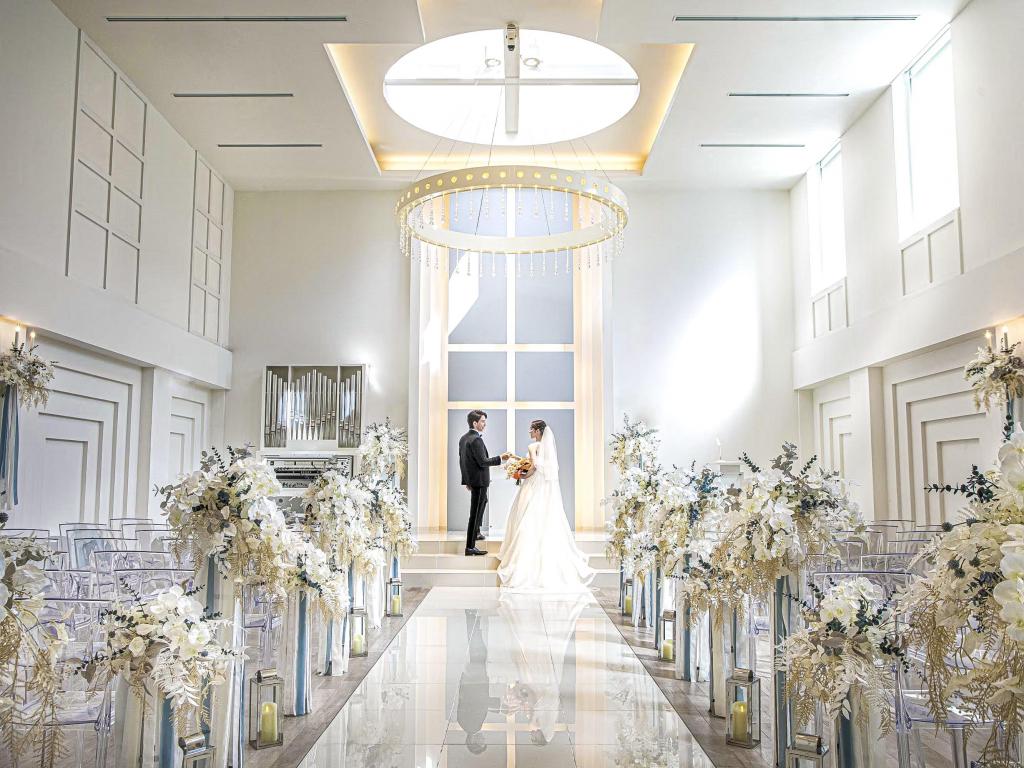 【王道結婚式が叶う！】駅近邸宅×白亜チャペル×新作ドレス見学