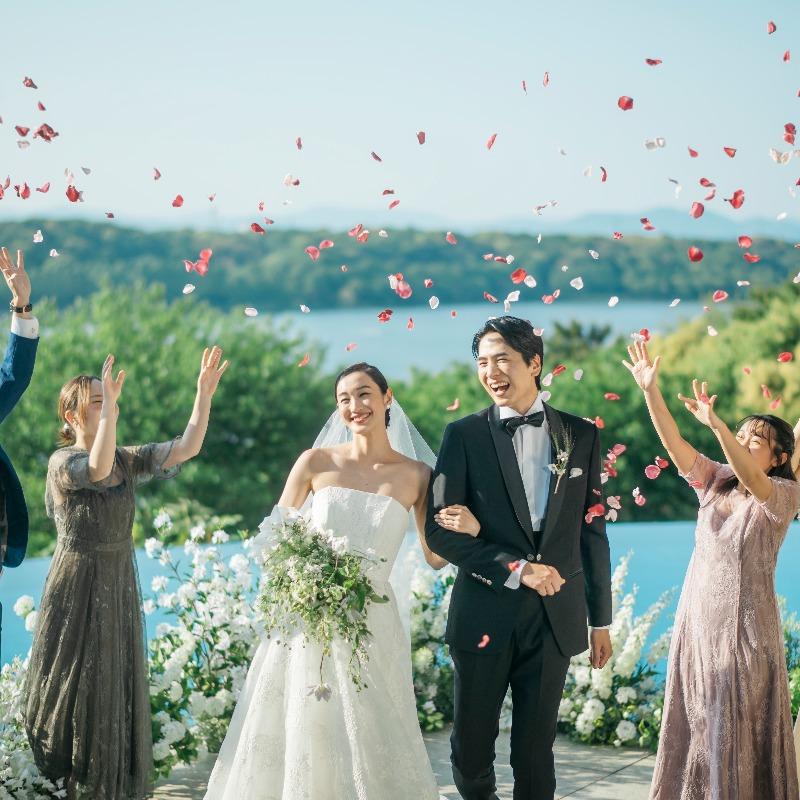 【湖畔邸宅】湖畔の絶景と美食でもてなす上質リゾート婚相談会へ