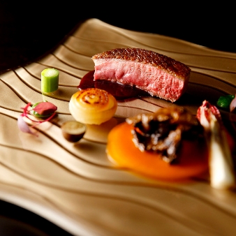 【1万円ギフト付◎】飛騨牛×オマール2万試食*白亜チャペル体験