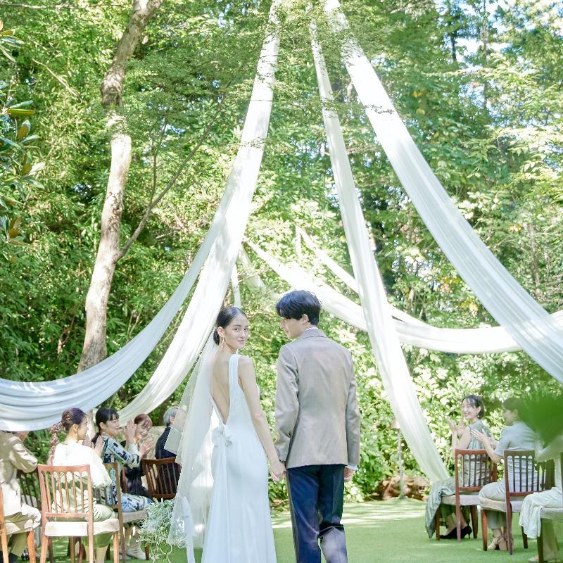 ＼15大特典＆6万ギフト／南山の森×貸切邸宅で本質的な結婚式を