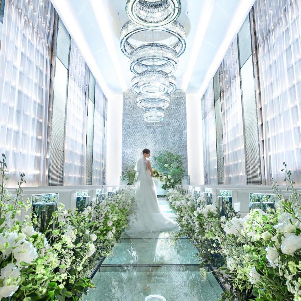 美しいチャペル100選記念【1件目来館で夢の国ペアチケ】ガラスの挙式体験&試食