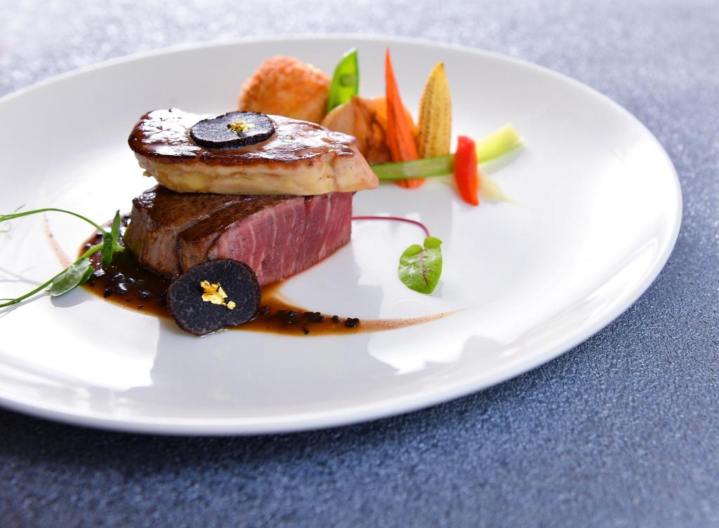 【料理重視の方へ】黒毛和牛＆ずわい蟹3.5万試食×自然光チャペル体験