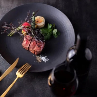 ＼月曜限定スペシャル／4万円相当の豪華試食堪能&新作ドレス見学