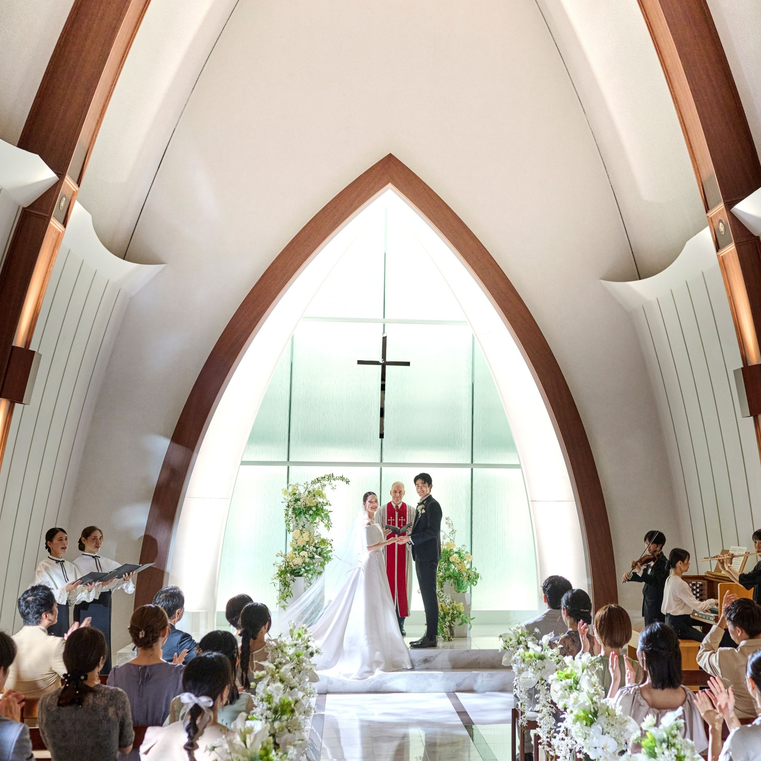 【リニューアル限定*150万特典】神戸牛オマール海老試食＆憧れドレス見学