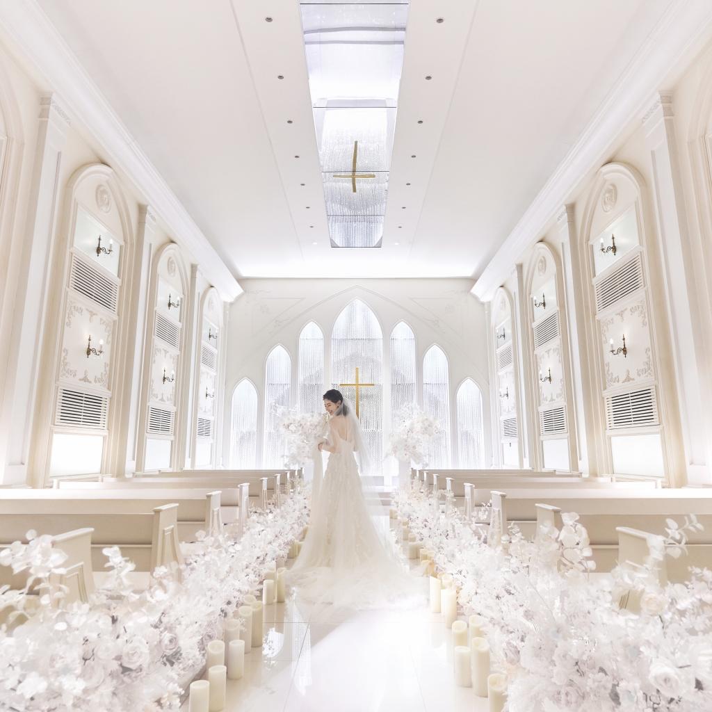 ≪”憧れ”花嫁体験≫純白クリスタルチャペル×階段演出★無料試食