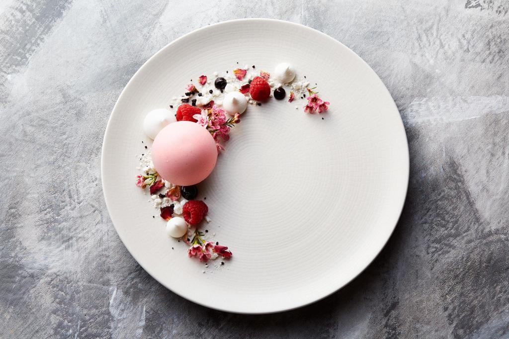 【ワンプレートスイーツ】新作ドレスをチェック!!会場クルージングフェア