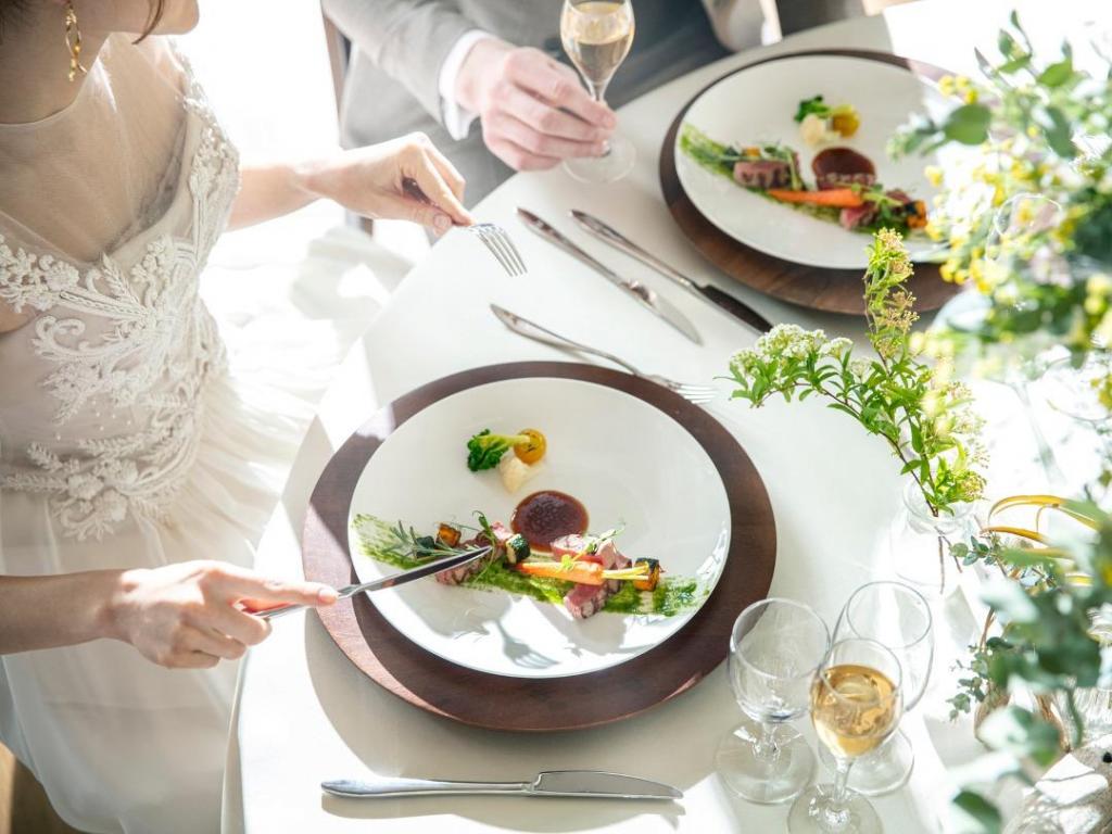 《土曜日の見学がオトク♪》挙式15万＋衣裳40万＋会場費15万＆豪華試食