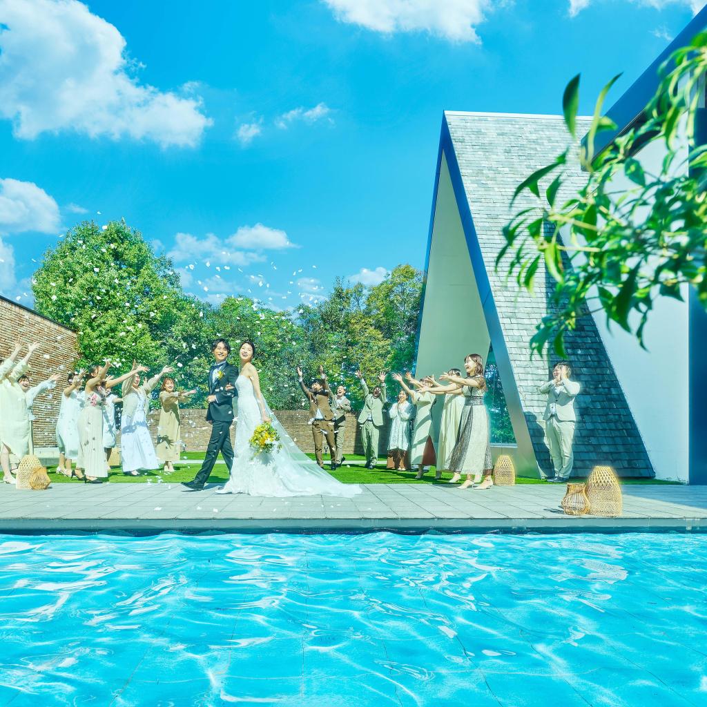【月イチBIG☆最大210万円】自然光チャペル×水辺のガーデン