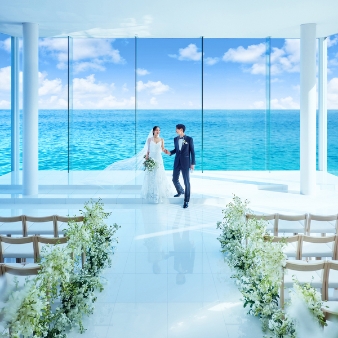 【扉の先は別世界】海と空のチャペル体験×贅沢フレンチ試食