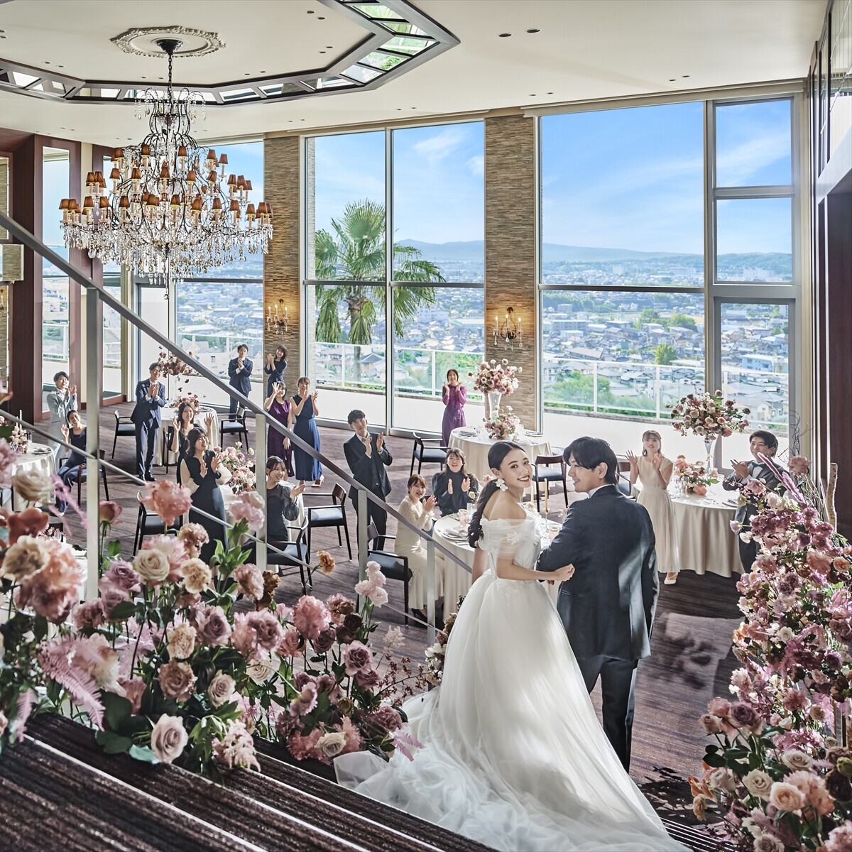 【ドレス試着×4.5万円特典】最新口コミ１位＊黒毛和牛の贅沢コース試食＆豪華特典