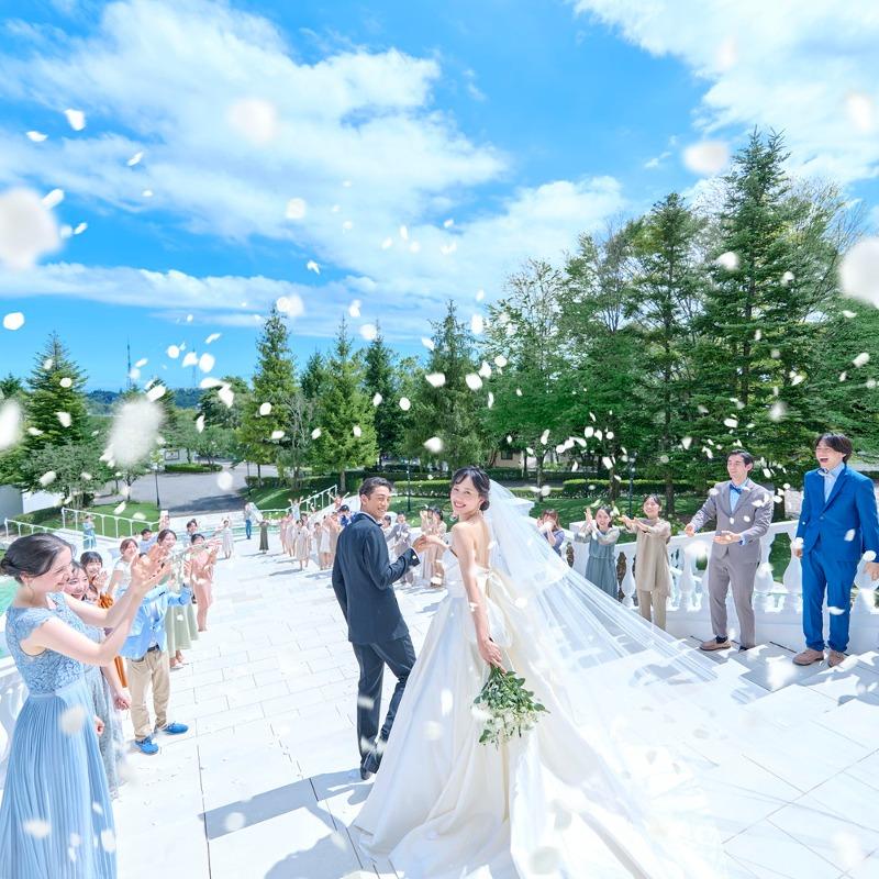 ＼新会場OPEN135万優待／憧れ大聖堂*演出体験*300着のドレス見学